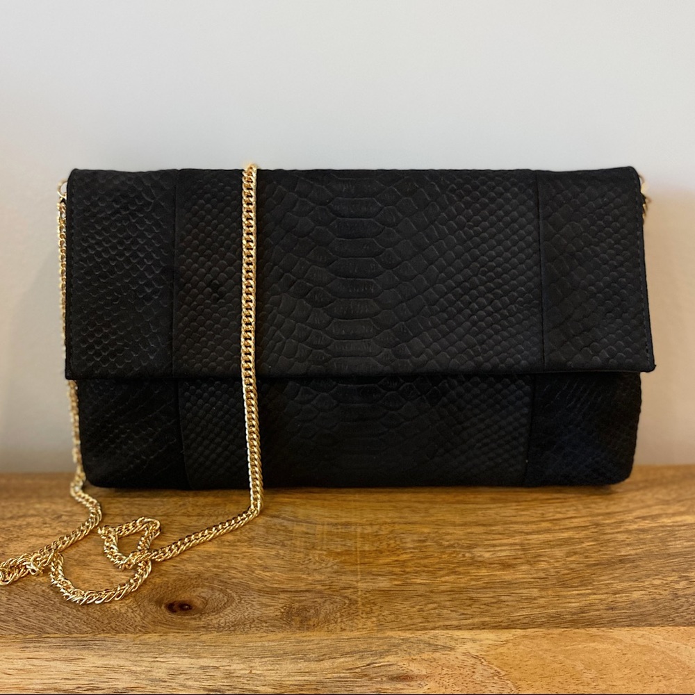 URBAN EXPRESSIONS Faux Leather Textured Clutch